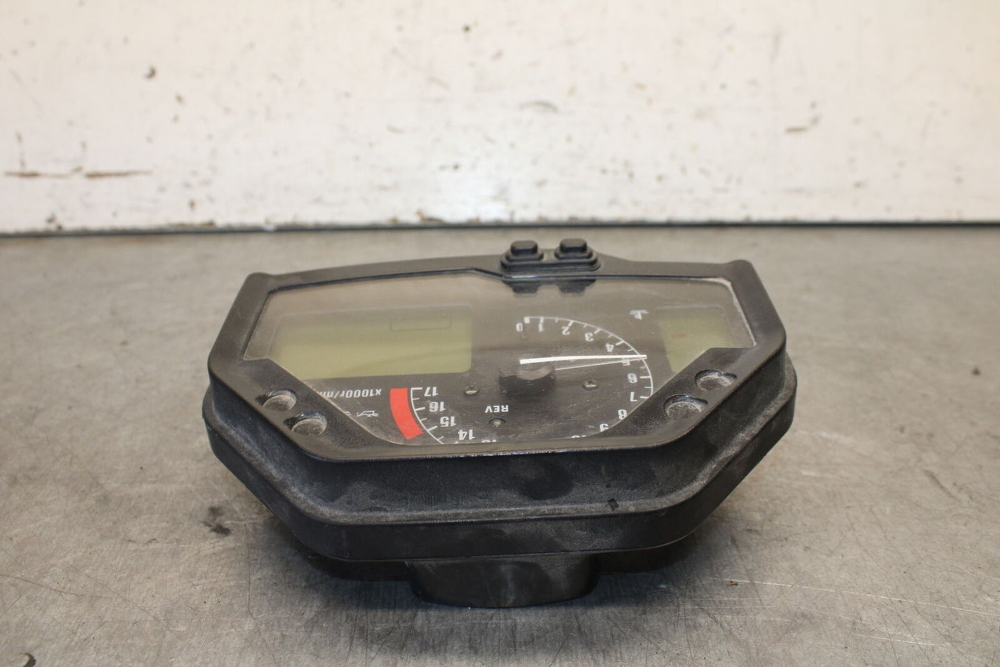 05-06 HONDA CBR600RR SPEEDO TACH GAUGES CLUSTER SPEEDOMETER TACHOMETER BB689
