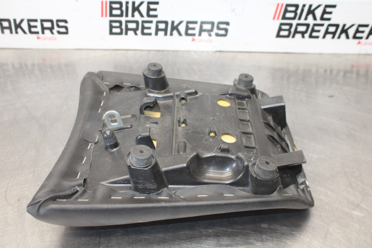15-17 YAMAHA FJ09 REAR BACK PASSENGER TANDEM SEAT PAD SADDLE PILLION BB906