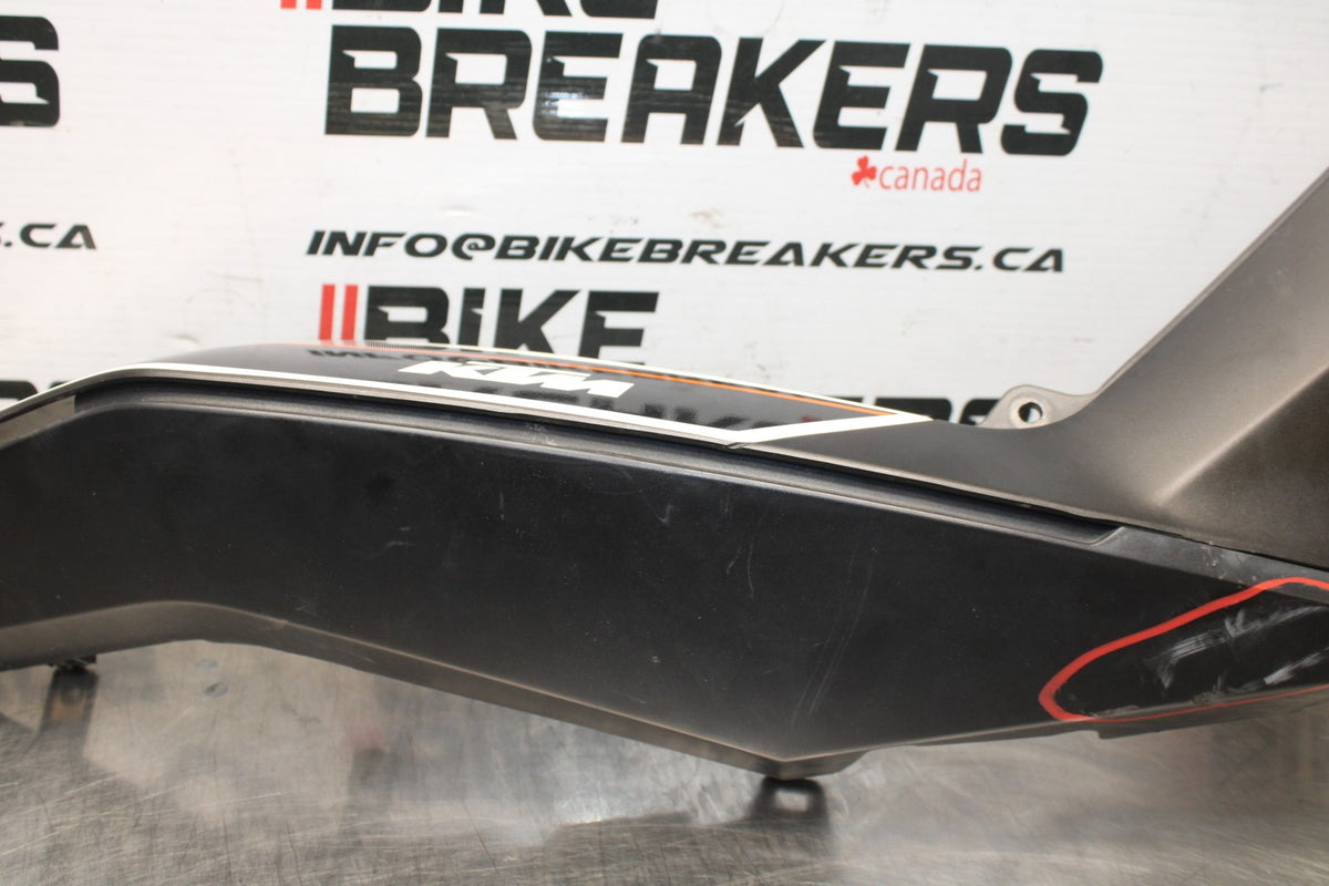 13-16 KTM 390 DUKE RIGHT REAR BACK TAIL FAIRING COWL SHROUD BB815