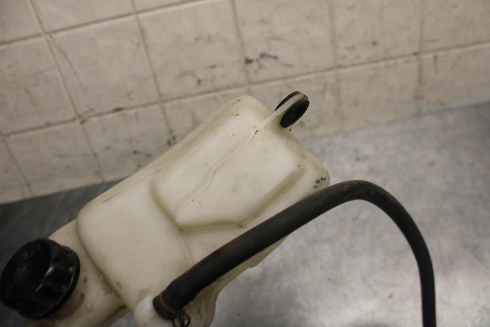 2003 Kawasaki Z1000 COOLANT WATER TANK RESERVOIR BOTTLE 43078-1187 BB35