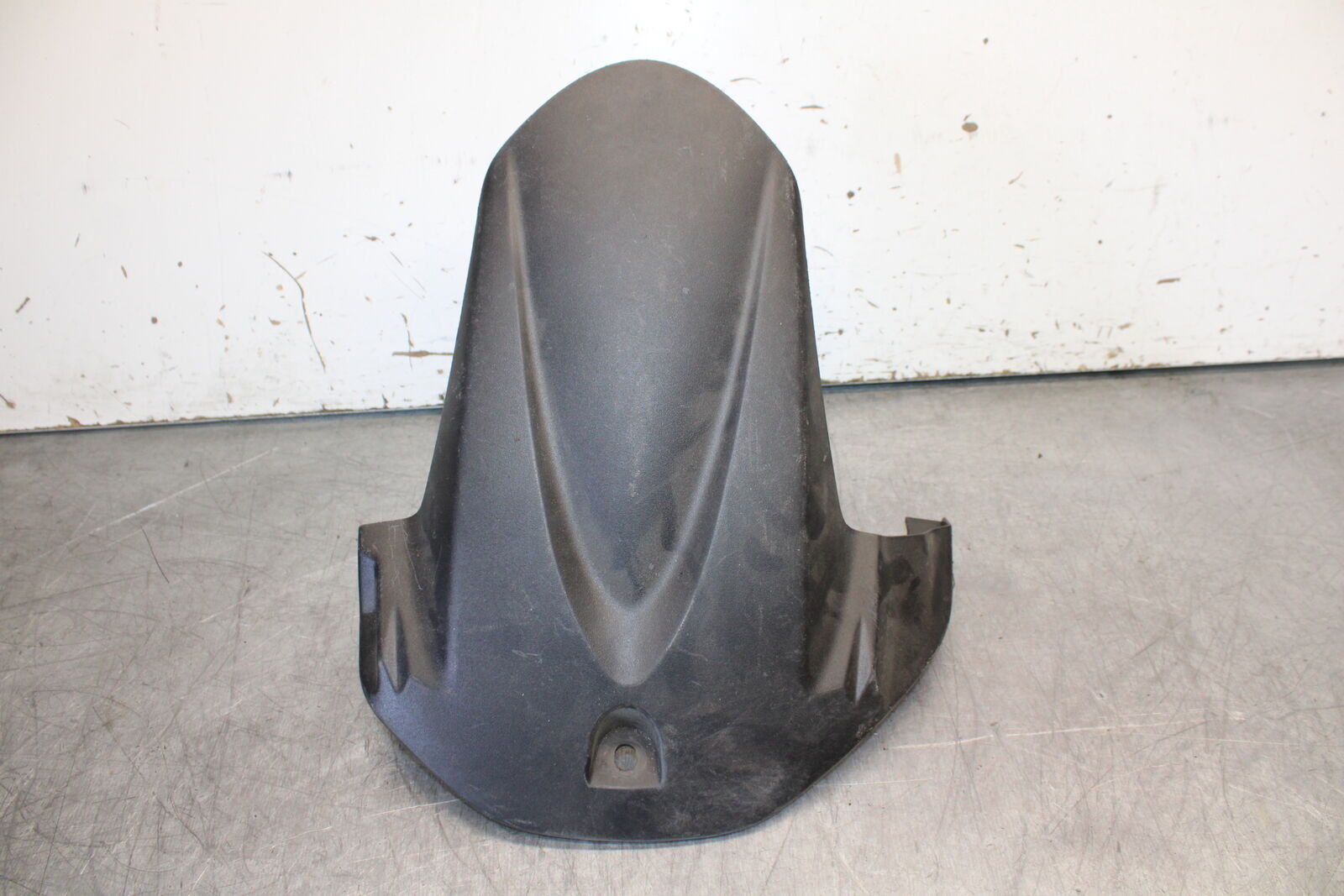 11-24 SUZUKI GSXR  600 750 REAR BACK WHEEL TIRE HUGGER FENDER BB95
