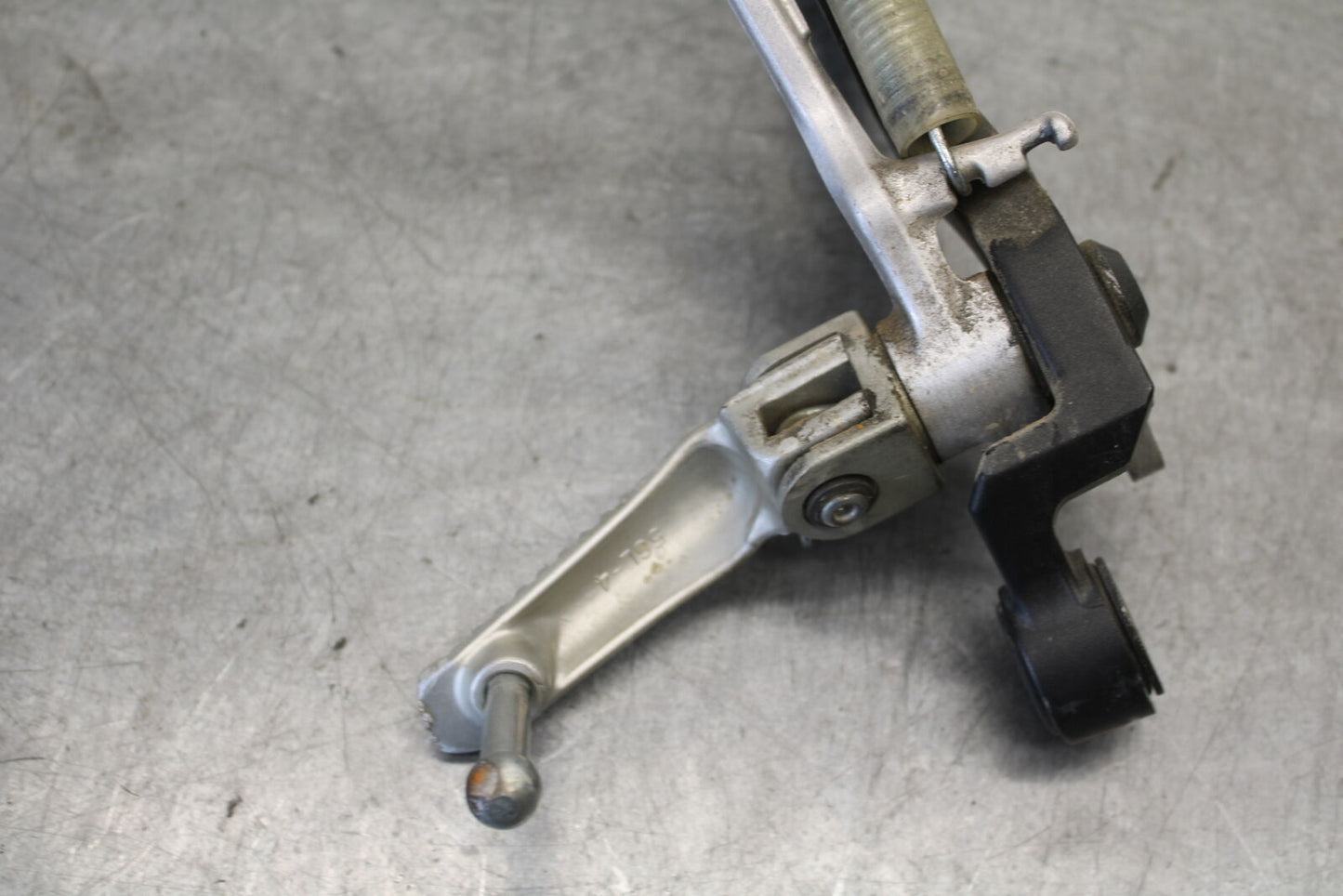 08-16 YAMAHA YZF R6 RIGHT REARSET REAR SET DRIVER FOOT PEG REST STOP BB665