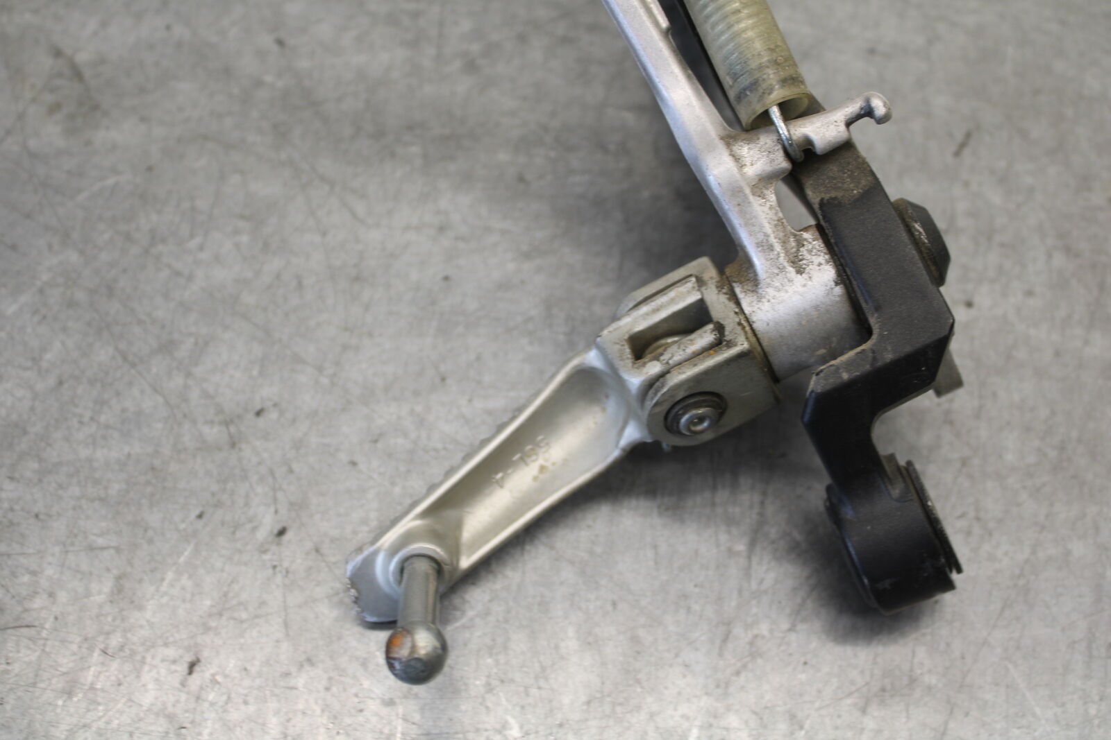 08-16 YAMAHA YZF R6 RIGHT REARSET REAR SET DRIVER FOOT PEG REST STOP BB665