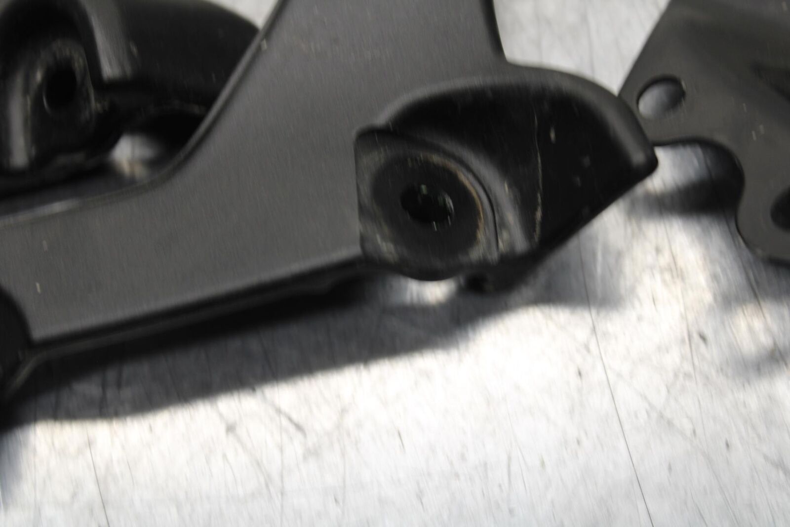20-21 YAMAHA XSR900 ENGINE MOUNT MOTOR BRACKET BB599