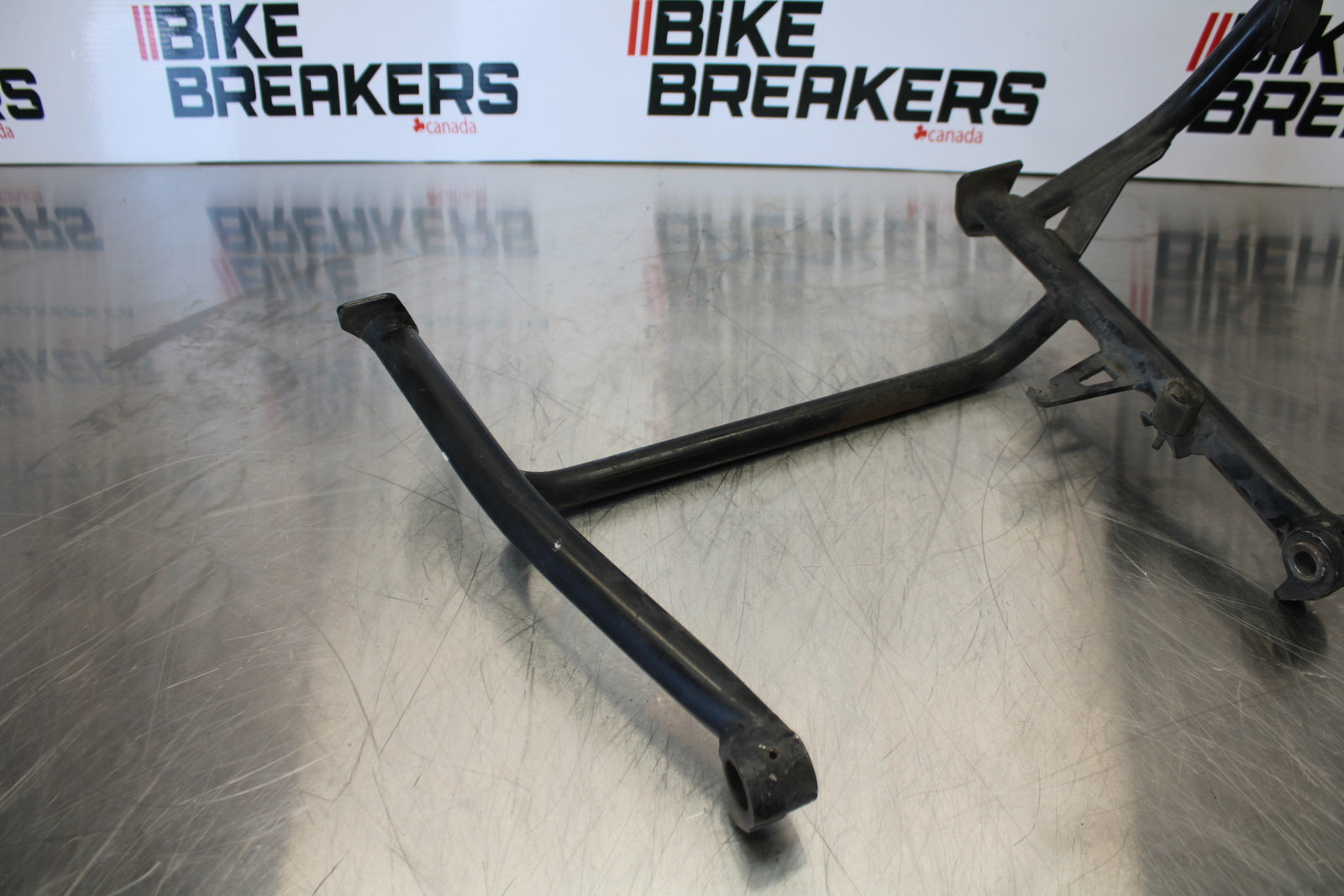 06-12 BMW F800ST CENTER MAIN STAND BB144