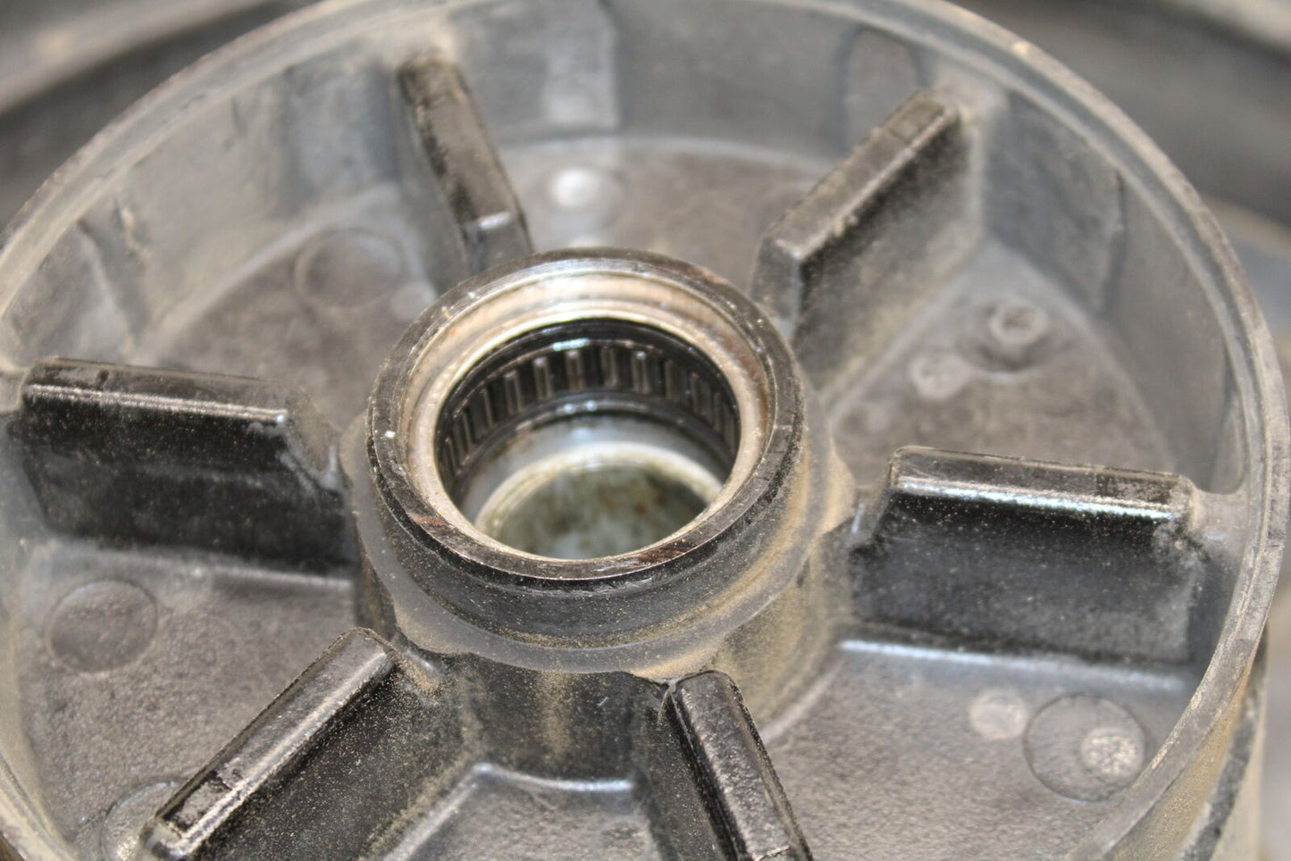 06-07 YAMAHA YZF R6 REAR WHEEL BACK RIM AND ROTOR BB742