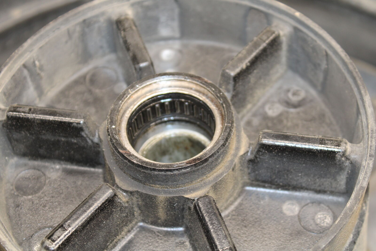 06-07 YAMAHA YZF R6 REAR WHEEL BACK RIM AND ROTOR BB742