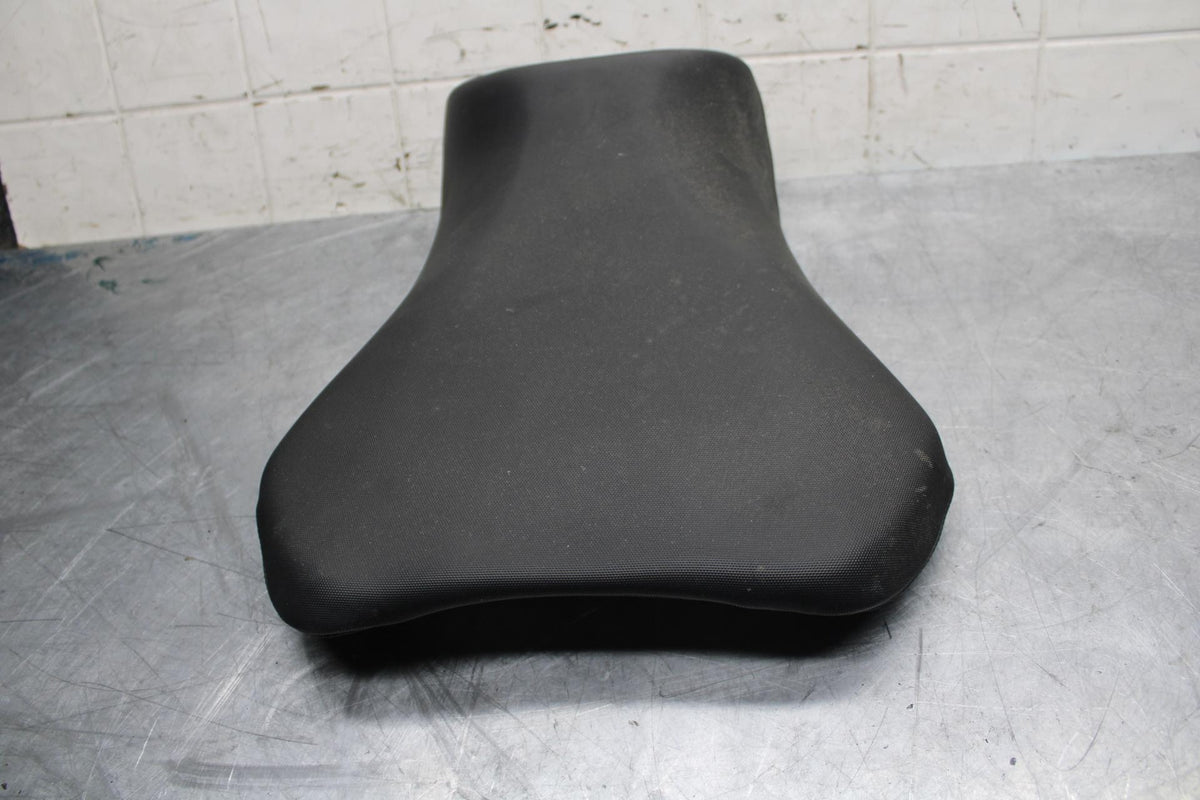 11-21 SUZUKI GSXR750 FRONT DRIVERS SEAT PAD SADDLE PILLION BB486