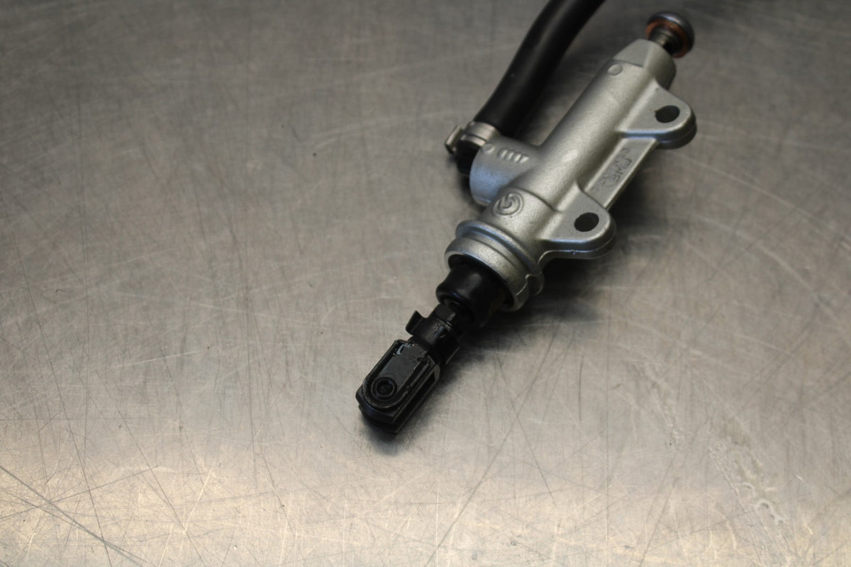 17-20 BMW S1000R REAR BACK BRAKE MASTER CYLINDER W RESERVOIR BB909