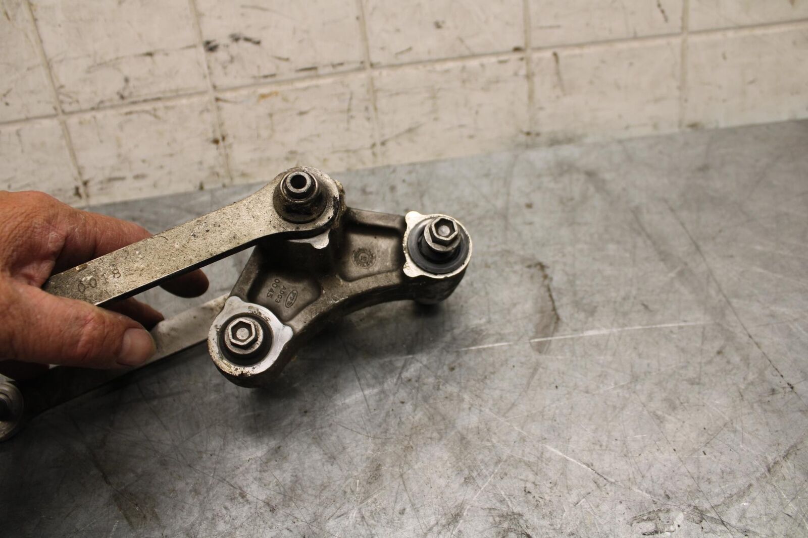 2005 Kawasaki Ninja ZX6R ZX636C REAR DOGBONE SHOCK LINKAGE LINK BB534