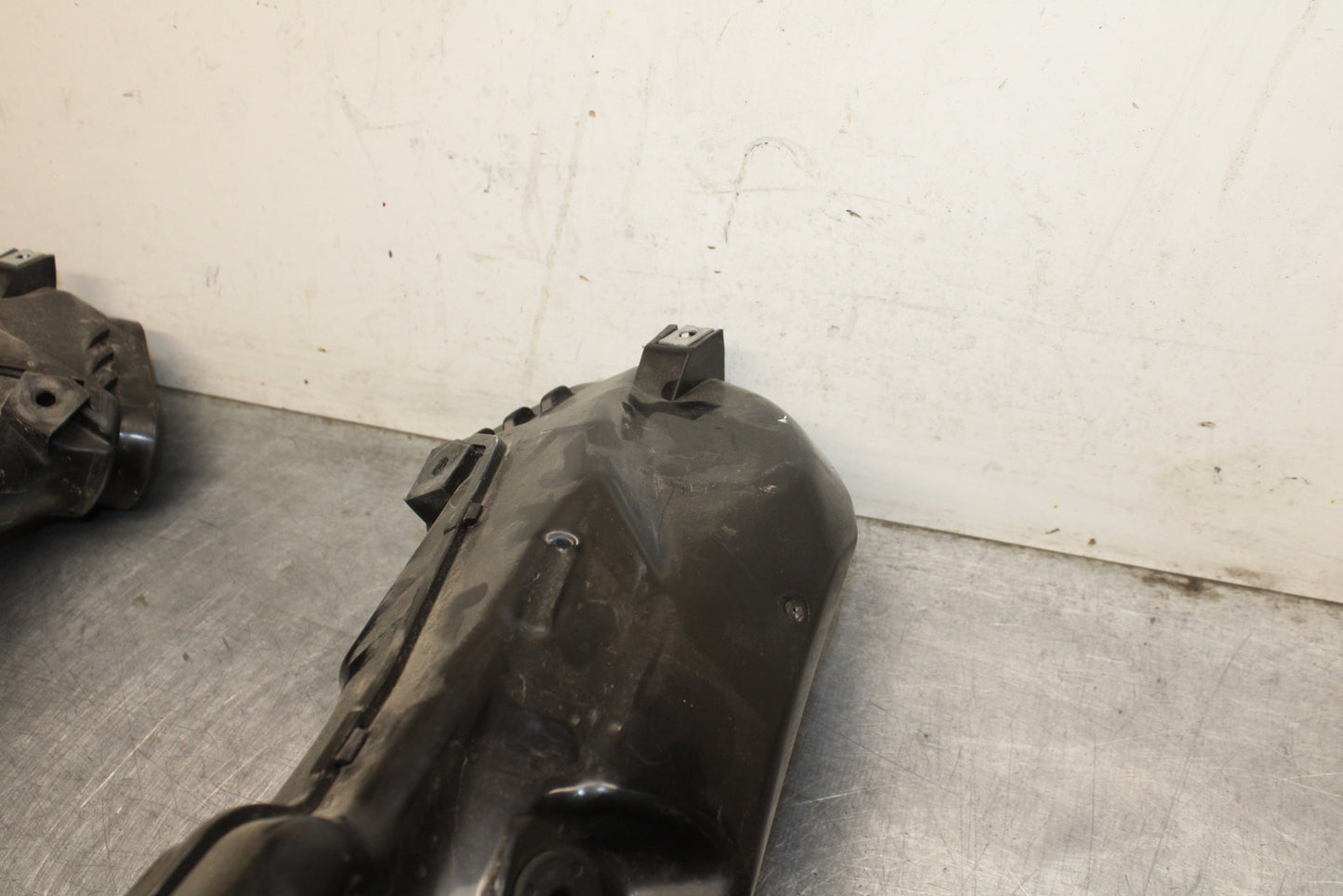 09 SUZUKI GSXR600 RIGHT LEFT AIR INTAKE DUCTS BB759