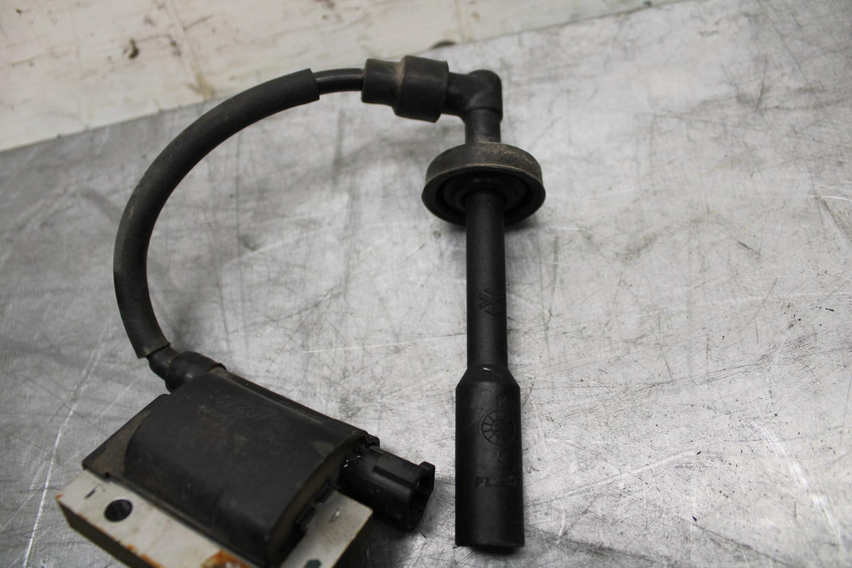 21 HUSQVARNA VITPILEN 401 IGNITION COIL SPARK PLUG CAP  BB467