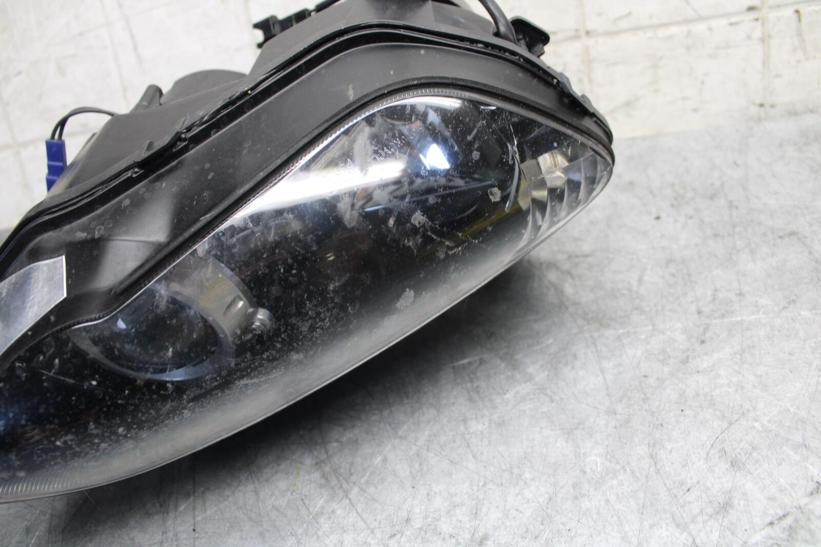 2005 Yamaha YZF R1 FRONT RIGHT HEADLIGHT HEAD LIGHT LAMP 5VY-84303-50-00 BB50