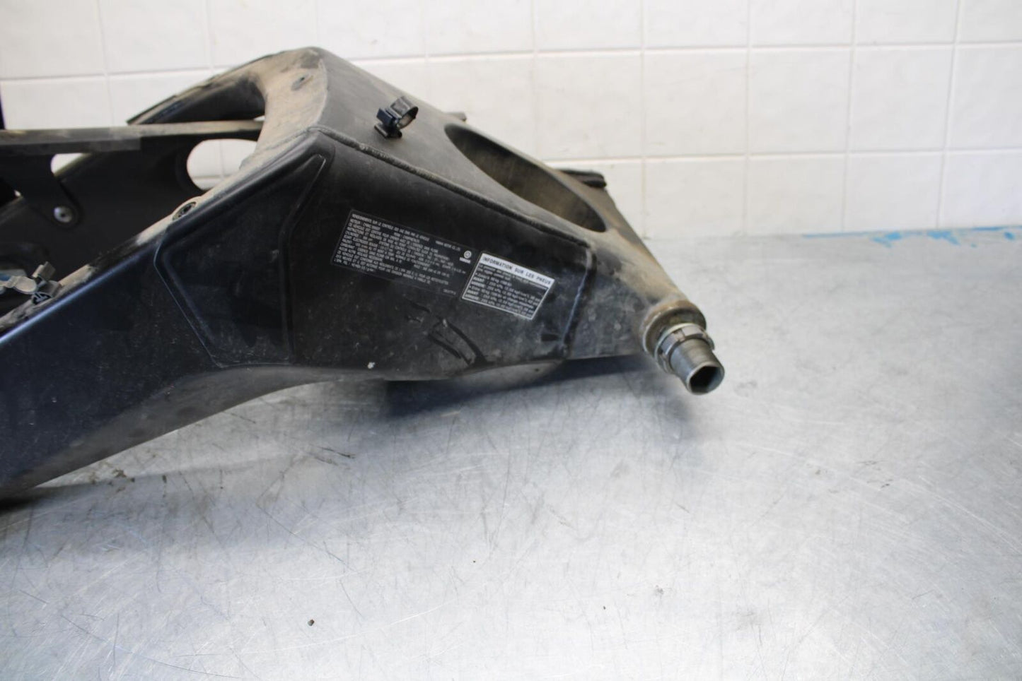 08-16 YAMAHA YZF R6 REAR SWINGARM  SUSPENSION SWING ARM 13S-22110-00-00 BB436