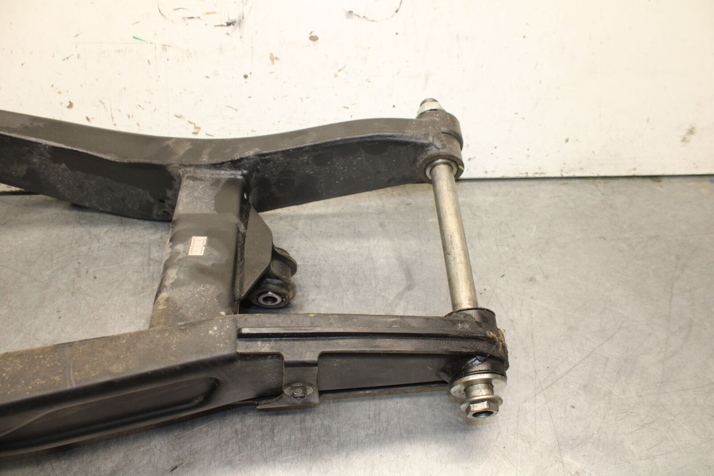 18-24 KAWASAKI NINJA 650 REAR SWINGARM BACK SUSPENSION SWING ARM BB725