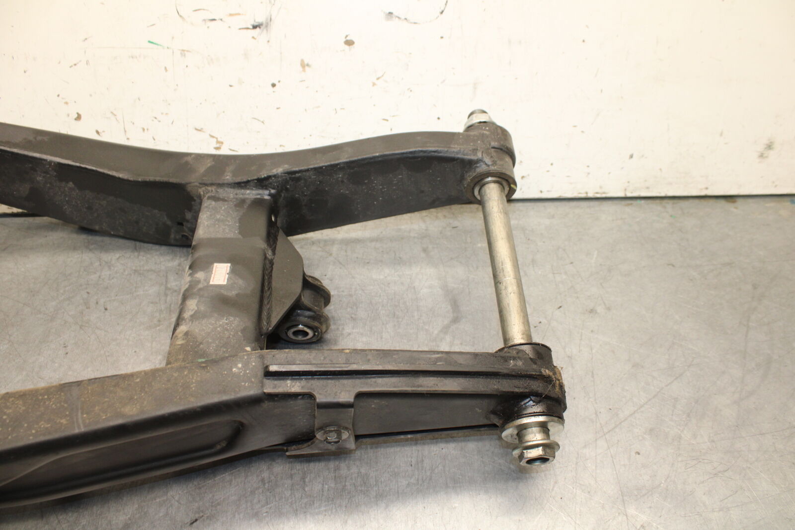 18-24 KAWASAKI NINJA 650 REAR SWINGARM BACK SUSPENSION SWING ARM BB725
