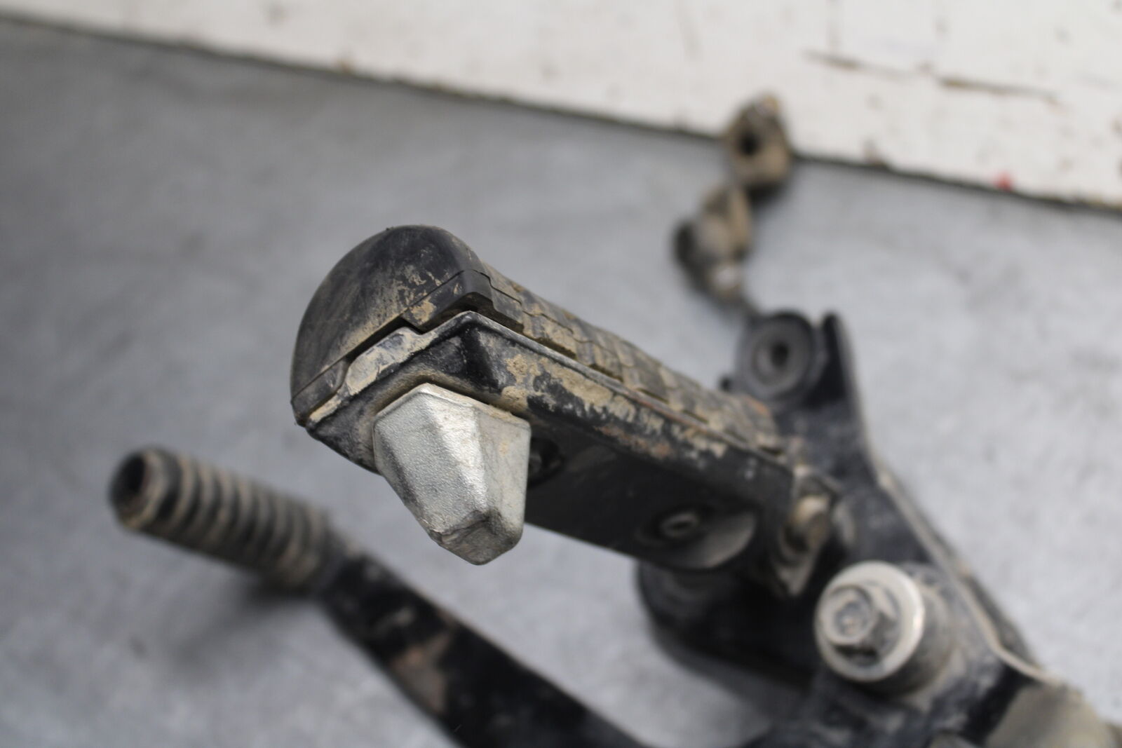 16-17 KAWASAKI VULCAN S 650 EN650 ABS LEFT FRONT FOOT REST PEG STEP BB731