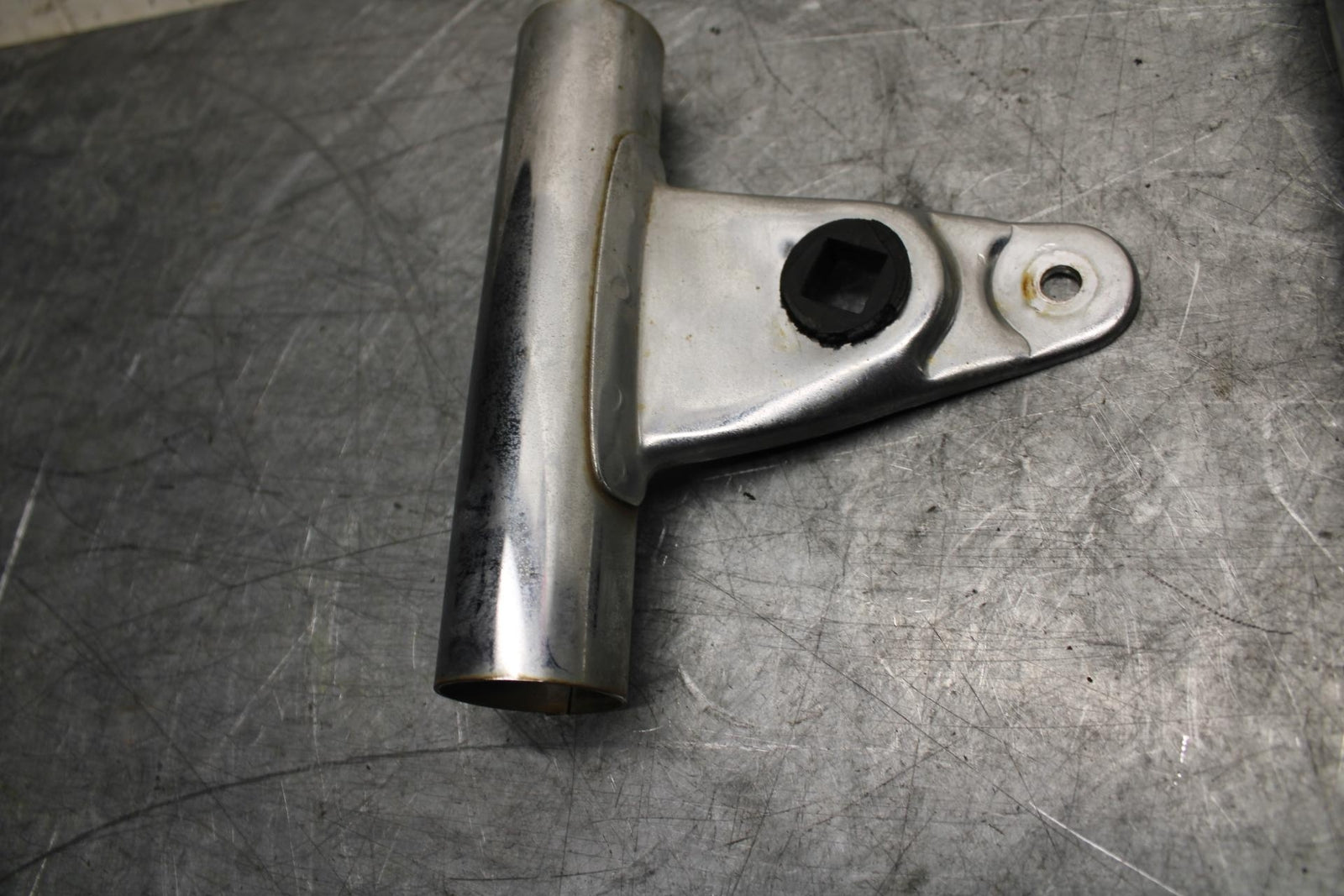 1982 Suzuki GS450L SINGLE HEADLIGHT HEAD LAMP LIGHT BRACKETS BB52