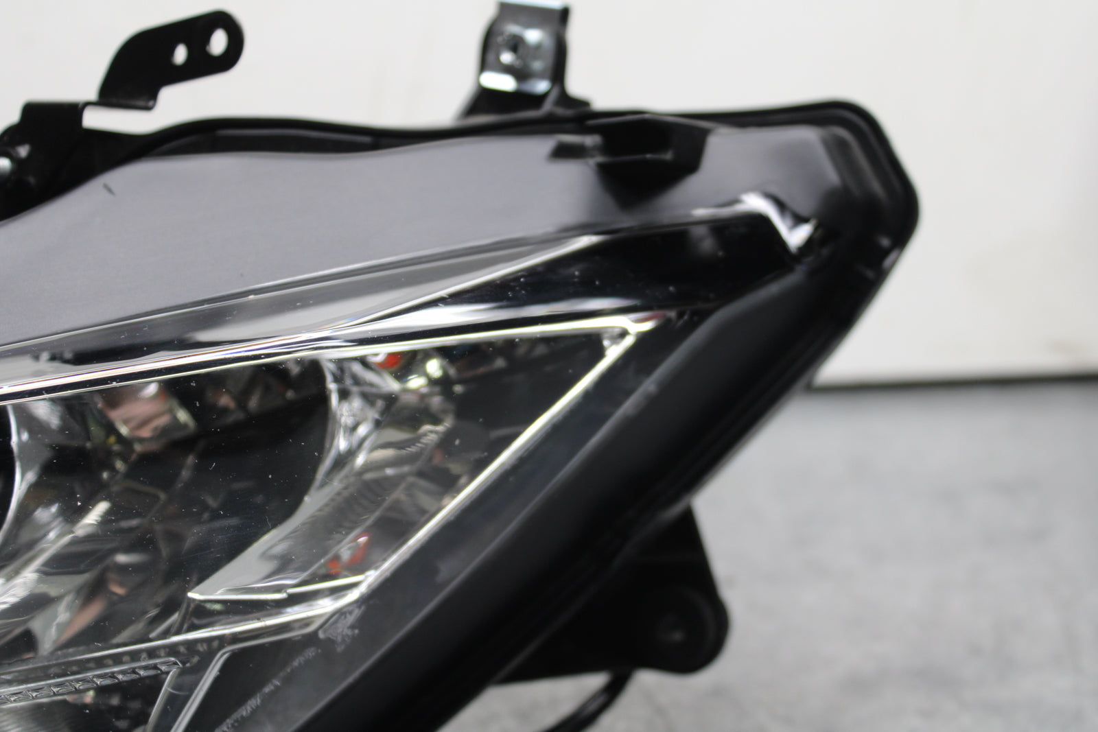 19-23 KAWASAKI NINJA ZX6R FRONT HEADLIGHT HEAD LIGHT LAMP BB749