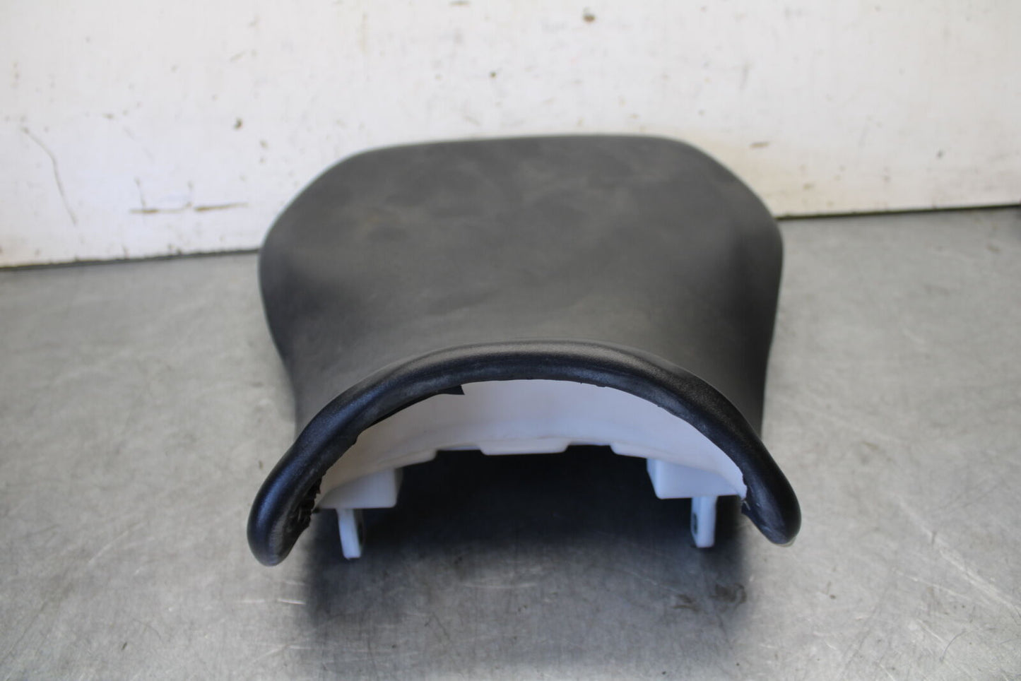04 SUZUKI GSXR600 FRONT DRIVERS SEAT PAD SADDLE PILLION 45100-29G00-6BY  BB676