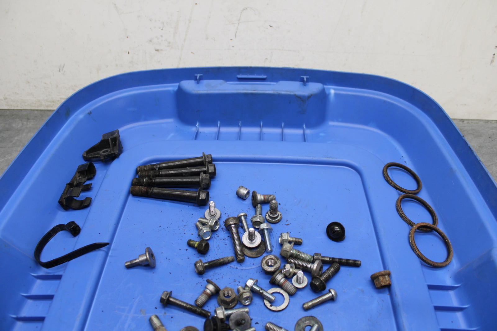 08-10 SUZUKI GSXR 600 MOUNTING BOLTS HARDWARE MOTOR SCREWS BB132