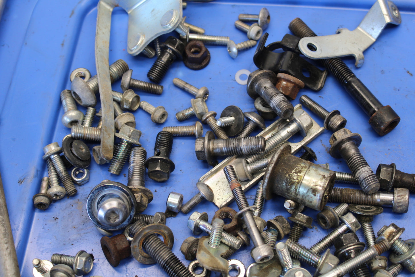 09-15 YAMAHA FZ6R ENGINE MOUNTING BOLTS HARDWARE MOTOR SCREWS BB686