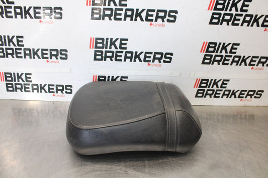 05-09 SUZUKI BOULEVARD C90 REAR BACK PASSENGER SEAT BB918