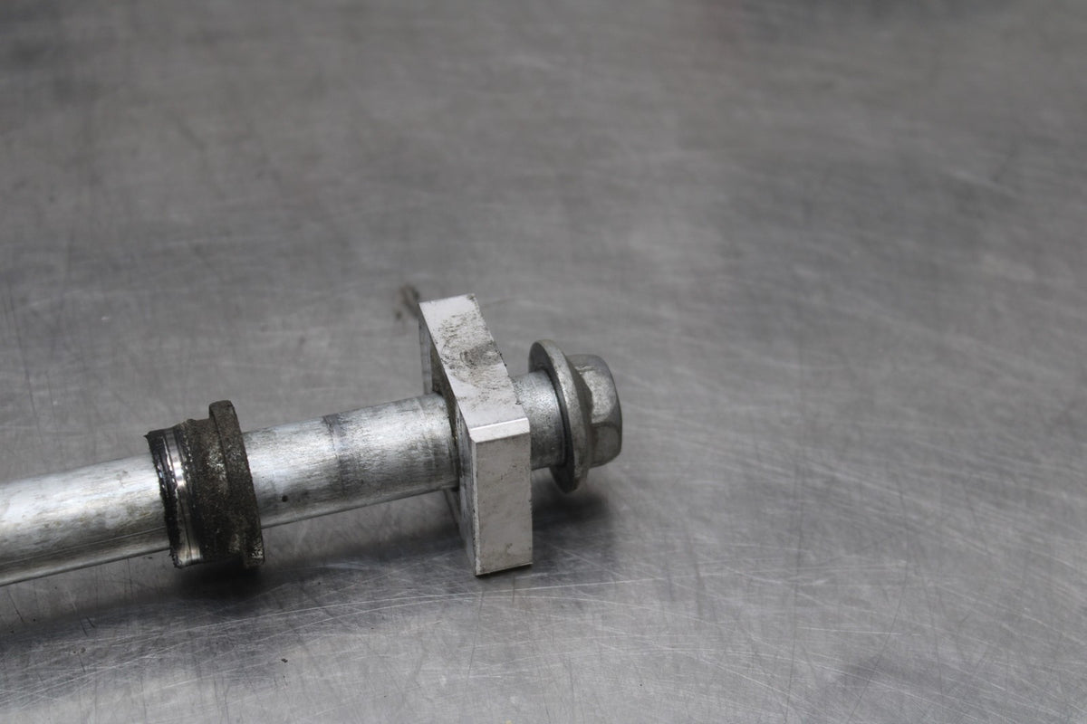 12 KAWASAKI NINJA 650 EX650E REAR AXLE BACK WHEEL RIM PIVOT BOLT AXEL BB926