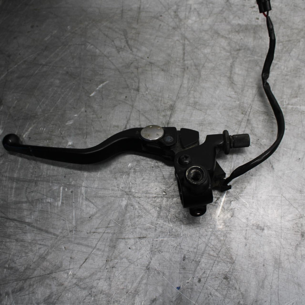 21 HUSQVARNA VITPILEN 401 CLUTCH PERCH MOUNT WITH LEVER  BB467
