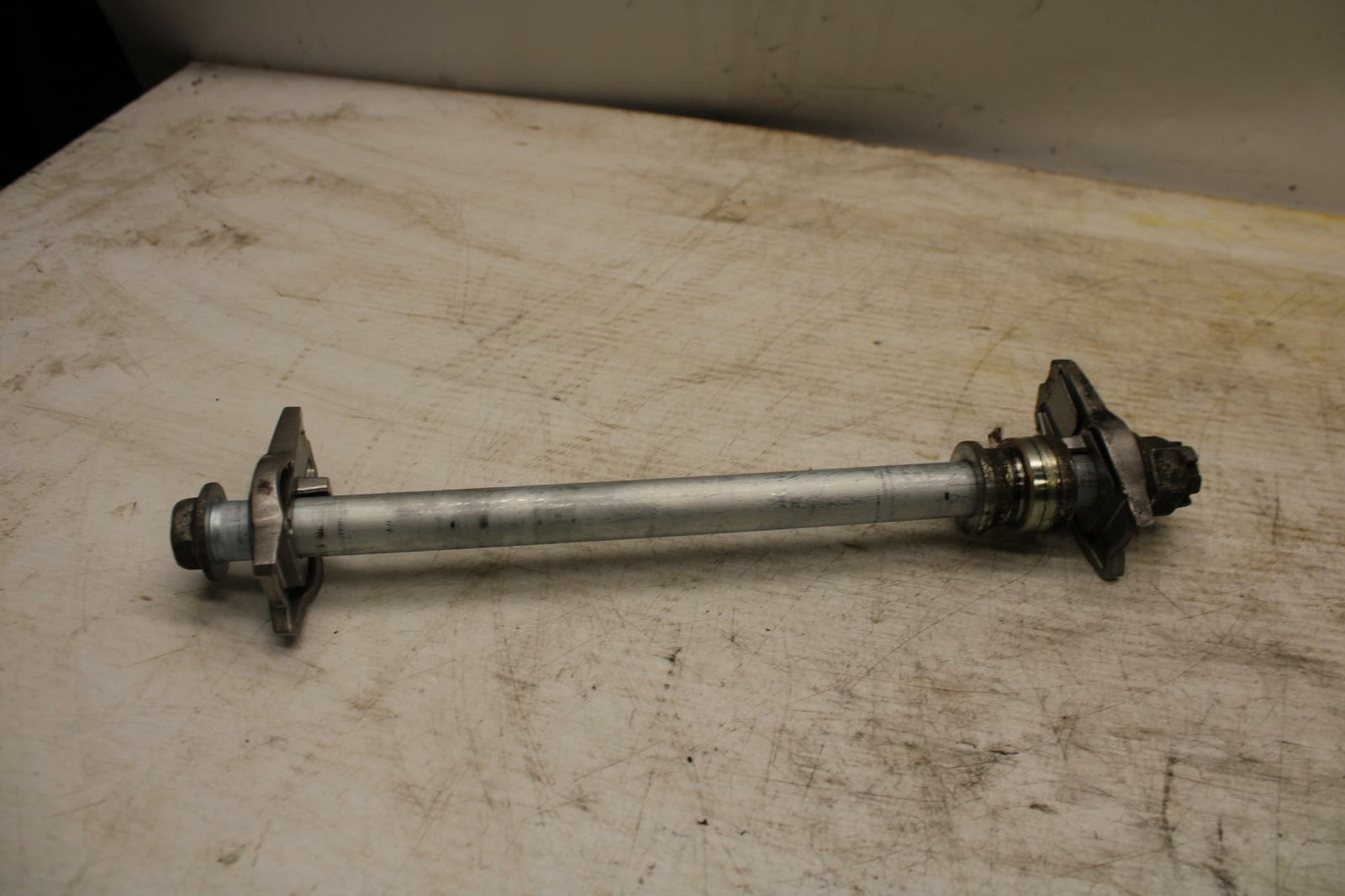 11-12 KAWASAKI NINJA 400 EX400 C REAR AXLE BACK WHEEL RIM PIVOT BOLT AXEL BB358