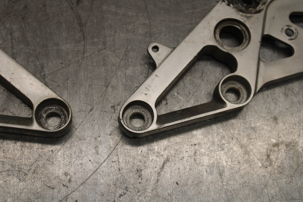 93 SUZUKI GSXR750W LEFT RIGHT REARSET REAR SET DRIVER PEG BRACKETS MOUNTS  BB112