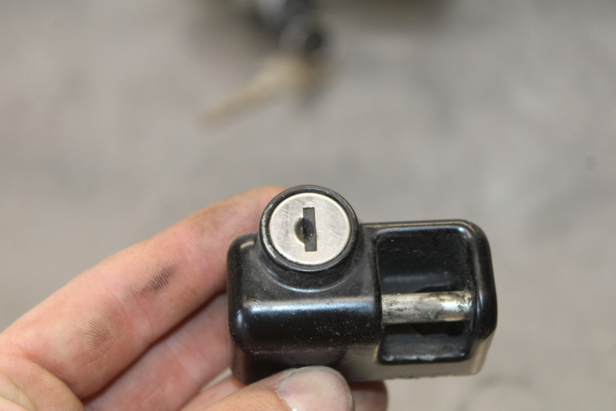 07 SUZUKI BOULEVARD M50 IGNITION LOCK KEY SET W/ GAS CAP AND SEAT LOCK BB897
