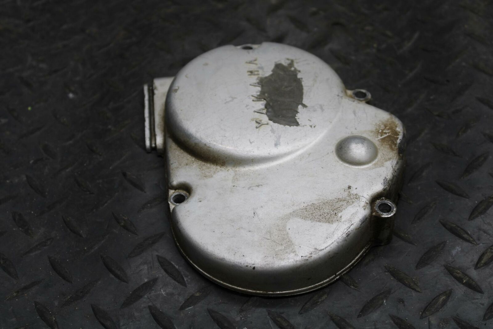 71 YAMAHA L5 RIGHT ENGINE CARB MOTOR COVER BB230