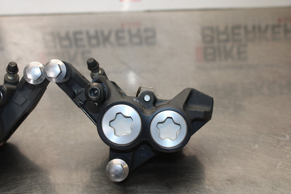 23-24 YAMAHA MT-07 RIGHT LEFT FRONT BRAKE CALIPER SET PAIR CALIPERS BB194