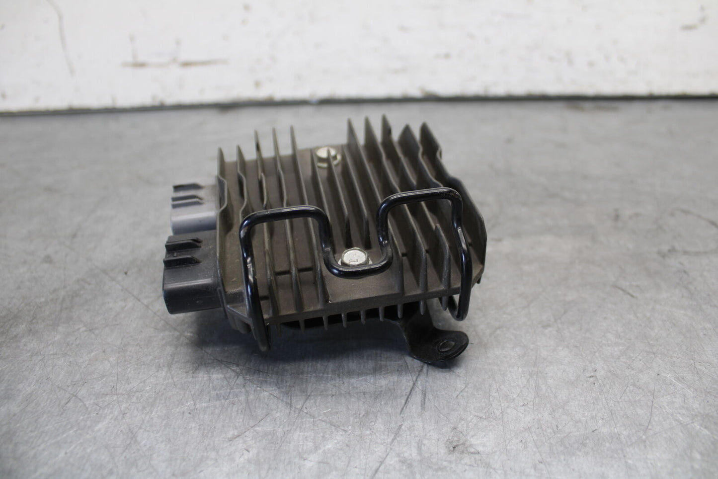 13-18 KAWASAKI NINJA ZX6R RECTIFIER VOLTAGE REGULATOR  BB682