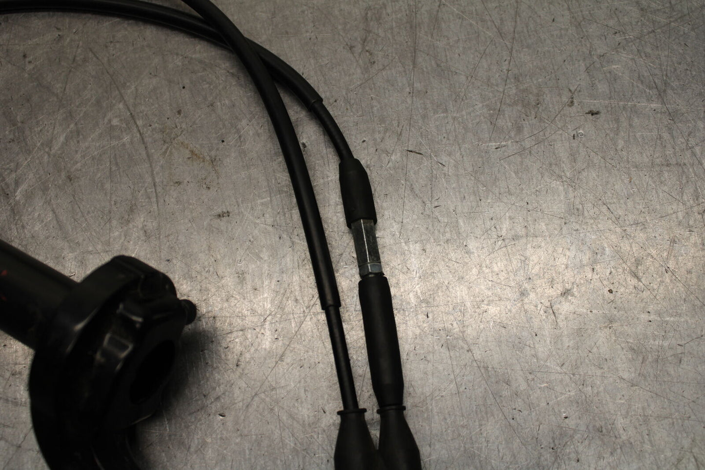09-14 YAMAHA YZF R1 THROTTLE CABLE LINE HOUSING GUIDE BB118