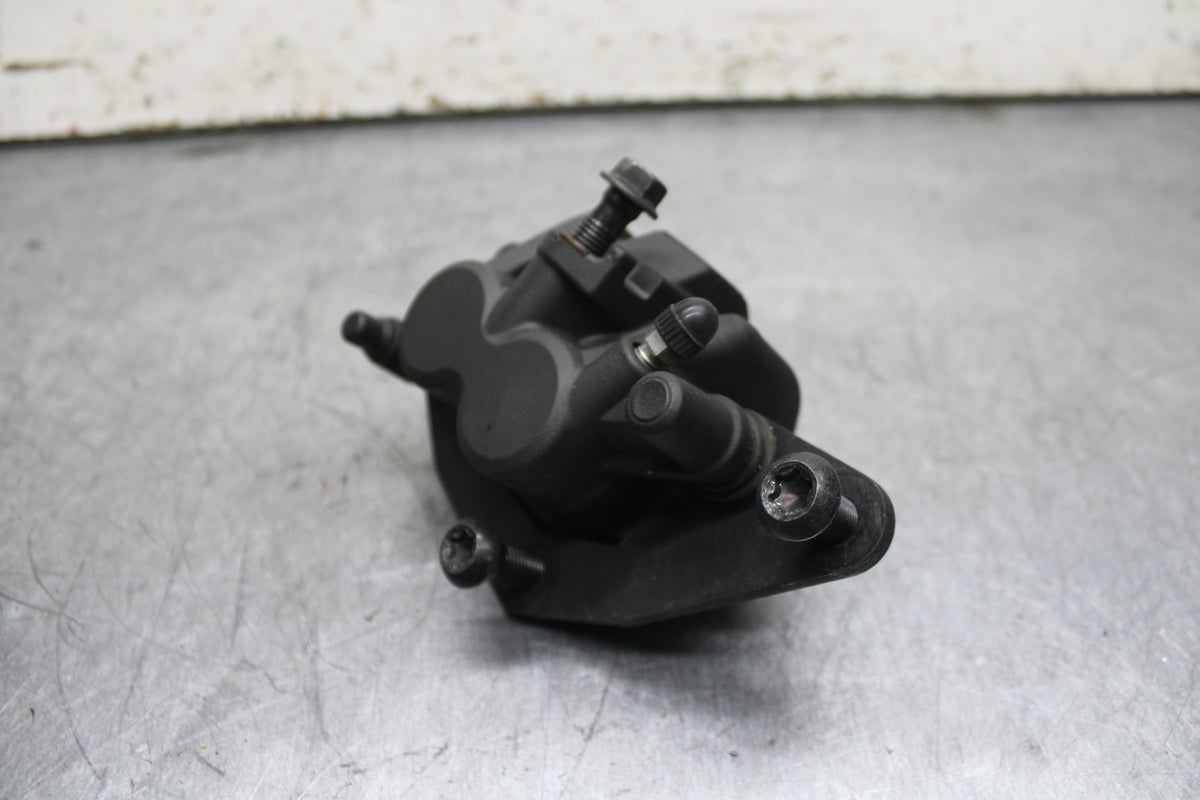 15-17 YAMAHA YZF R3 RIGHT FRONT BRAKE CALIPER BB111