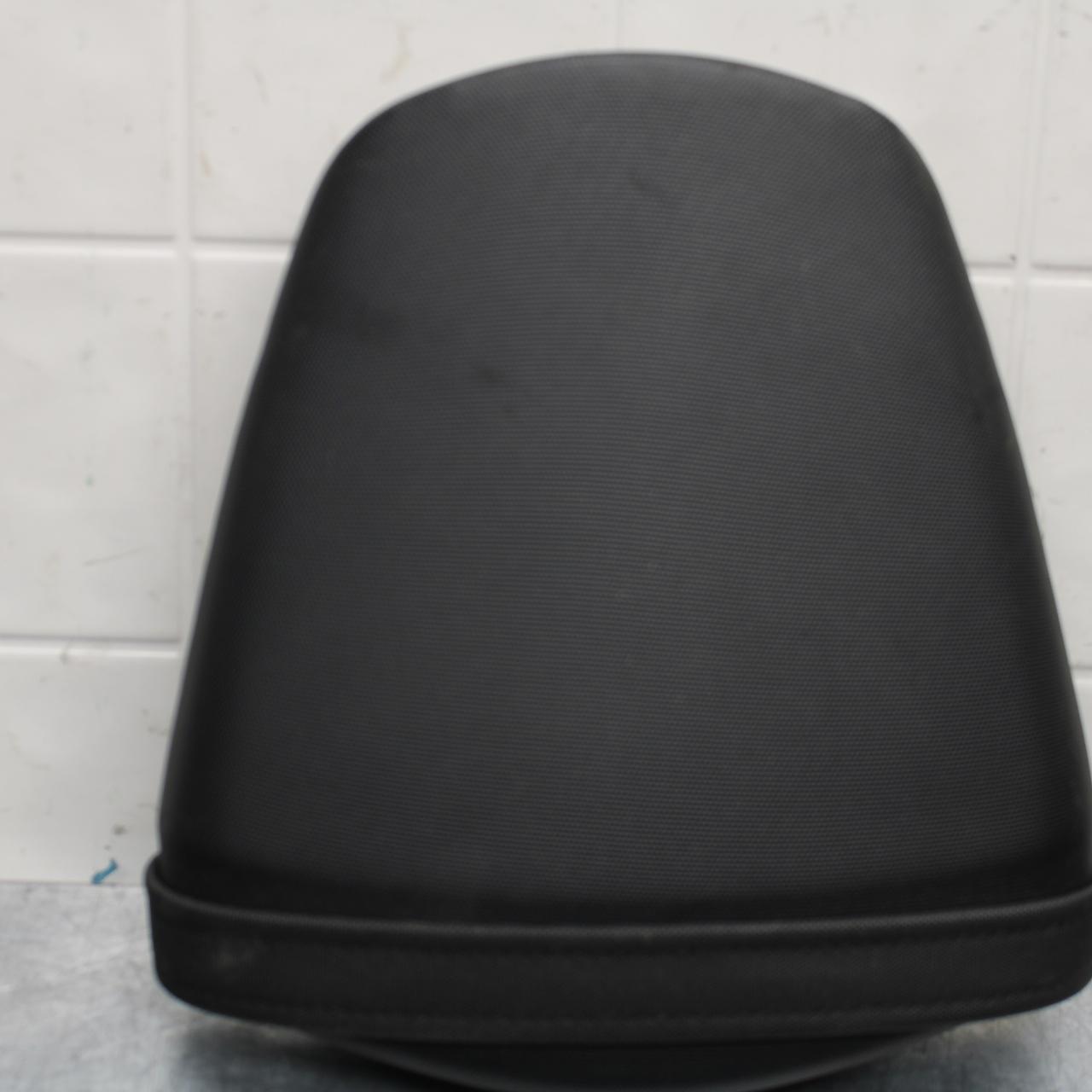 11-22 SUZUKI GSXR600 REAR BACK PASSENGER SEAT PAD PILLION BB582