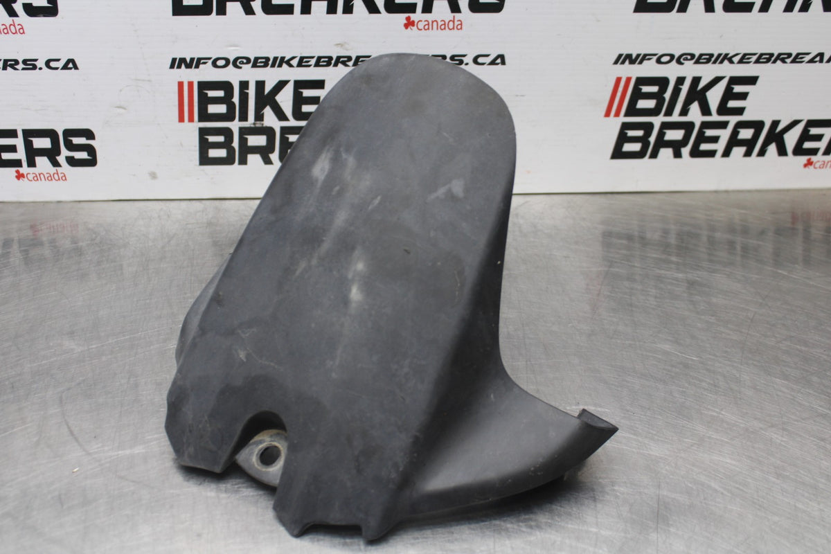 06-07 SUZUKI GSXR750 REAR BACK WHEEL TIRE HUGGER FENDER BB811