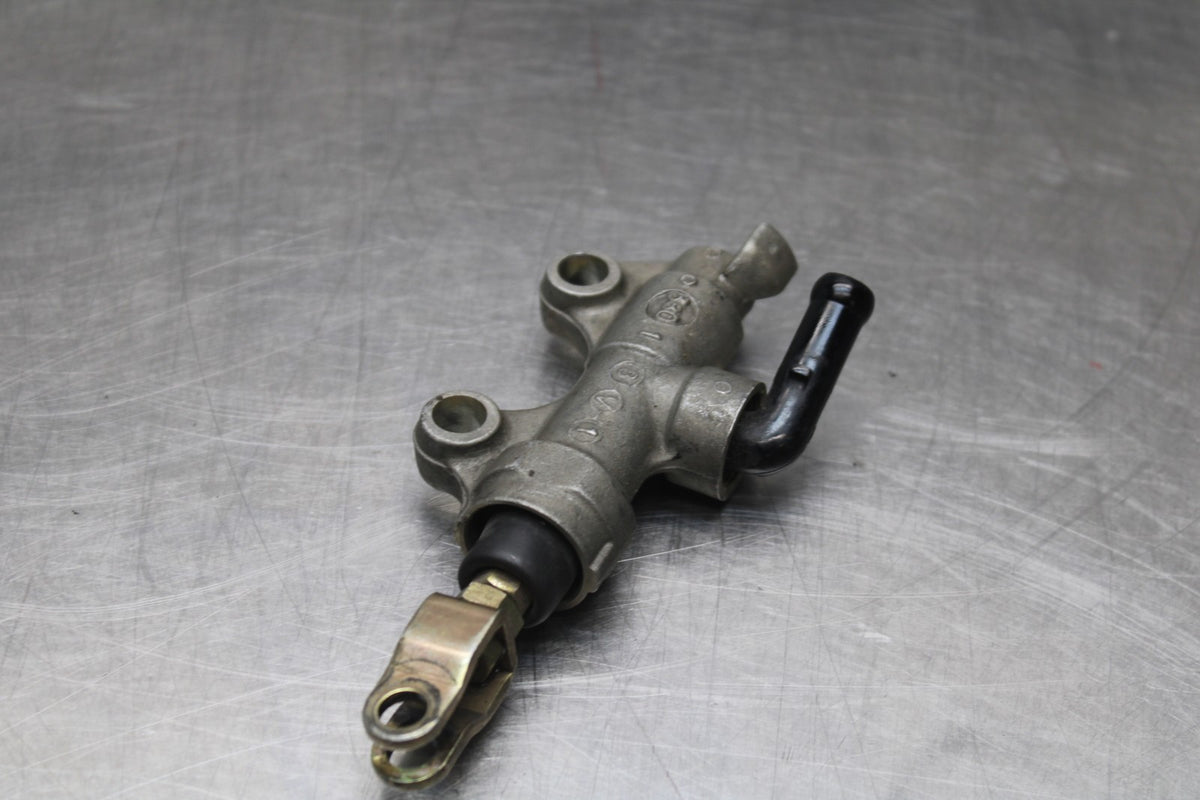00-02 KAWASAKI NINJA ZX6R REAR BACK BRAKE MASTER CYLINDER BB750