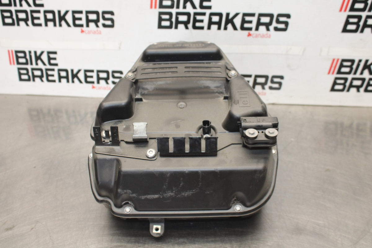 12 TRIUMPH STREET TRIPLE R AIRBOX AIR INTAKE FILTER BOX BB914