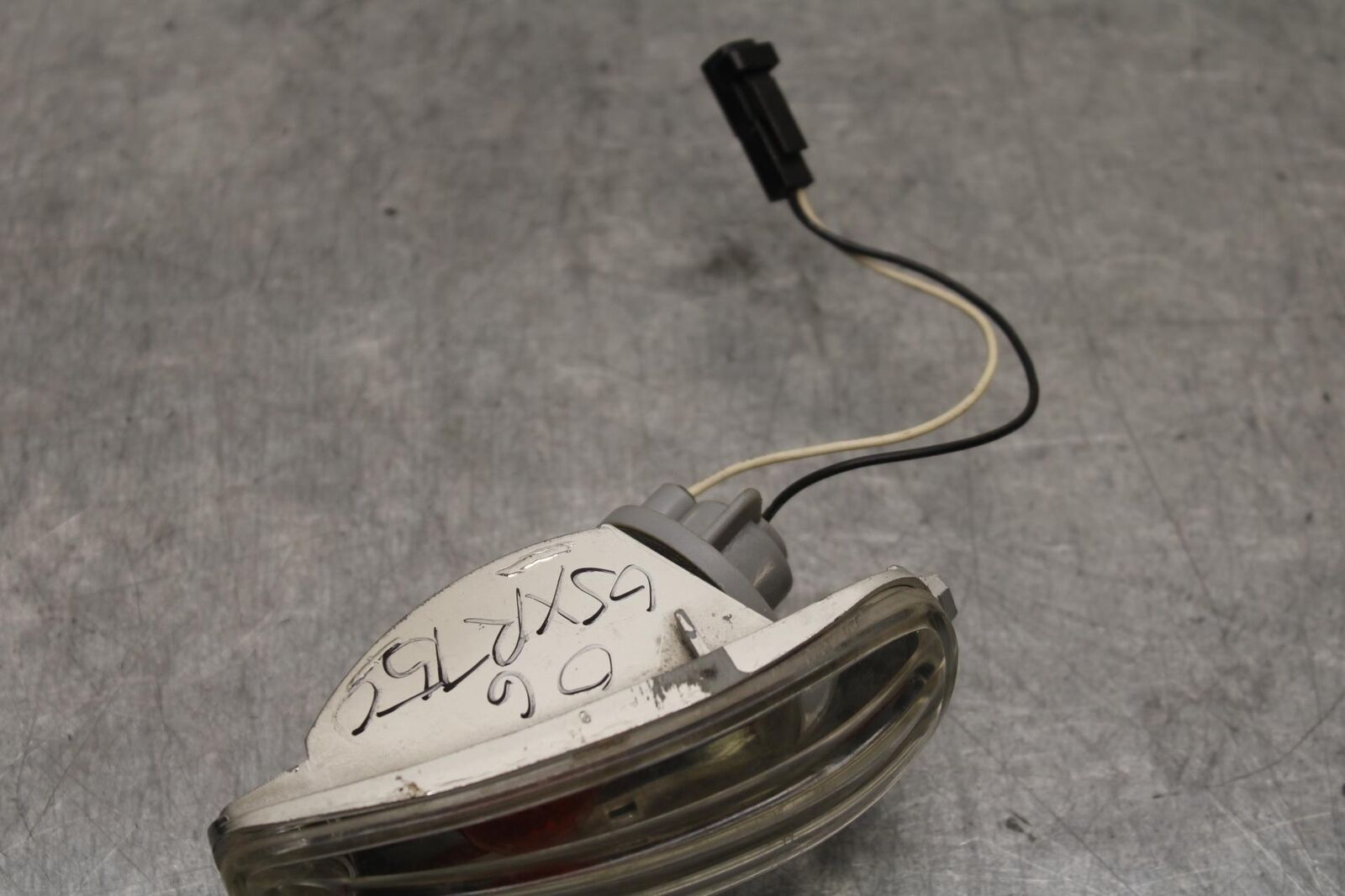 06-07 SUZUKI GSXR 600 750 RIGHT FRONT TURN SIGNAL LIGHT INDICATOR BB636