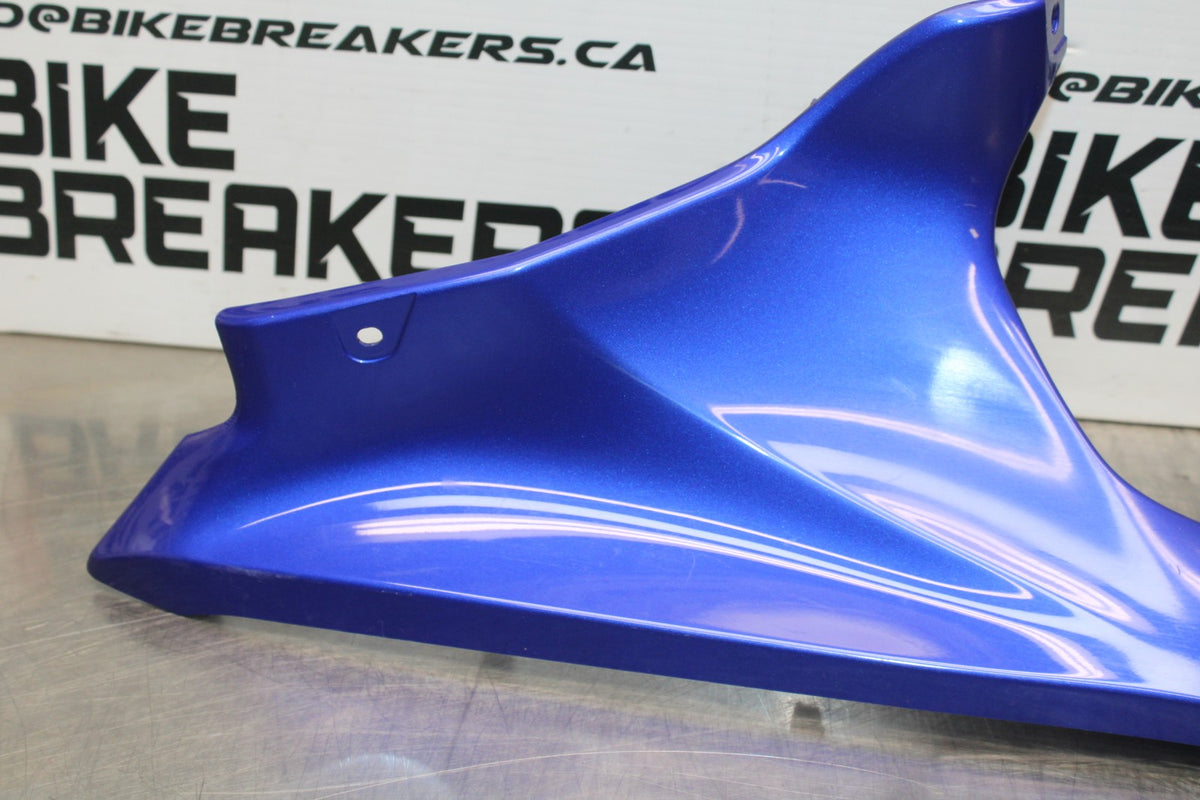 22-25 YAMAHA YZF R7 RIGHT FRONT DUCT COVER PANEL COWL BB583
