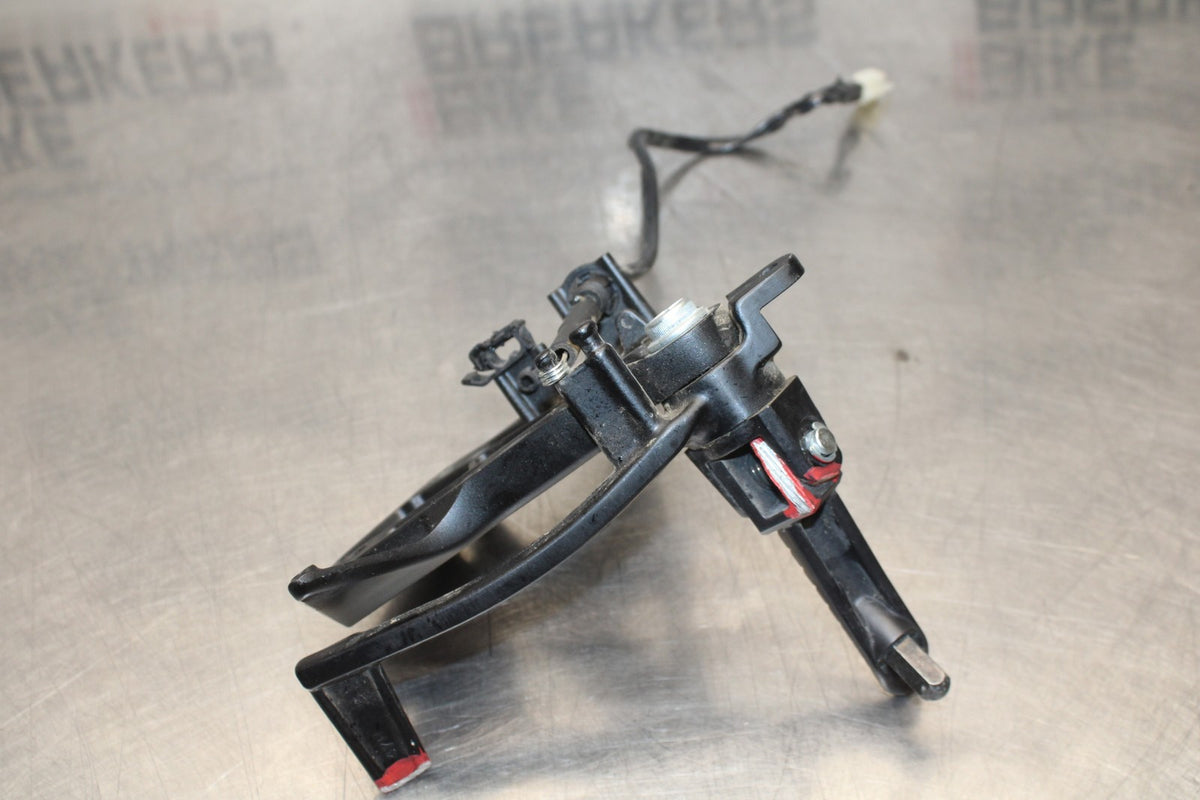 24-25 SUZUKI GSXR1000 RIGHT REARSET REAR SET DRIVER FOOT PEG REST STOP BB767
