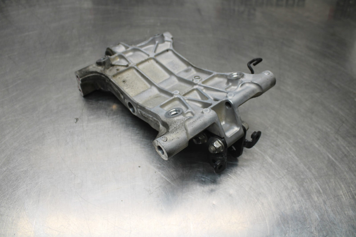 18-26 KAWASAKI Z400 ENGINE MOUNT MOTOR BRACKET BB852