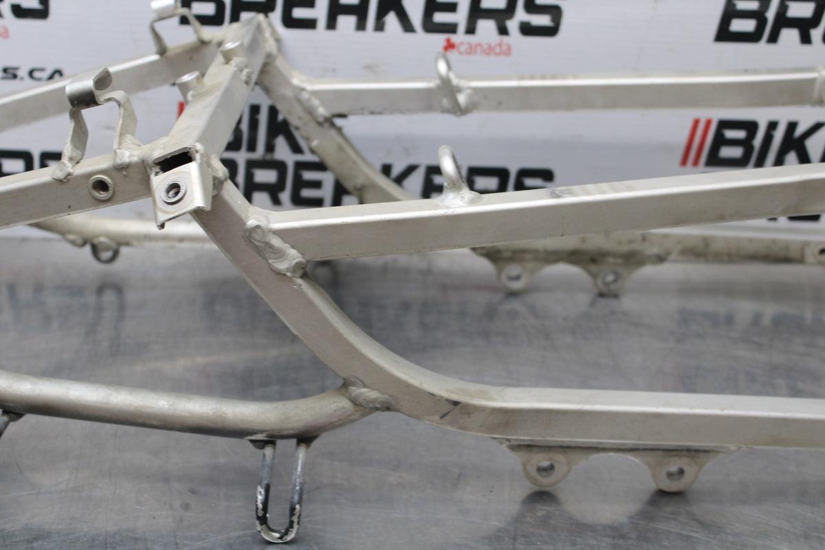 00 SUZUKI GSXR750 REAR SUBFRAME BACK SUB FRAME BB820