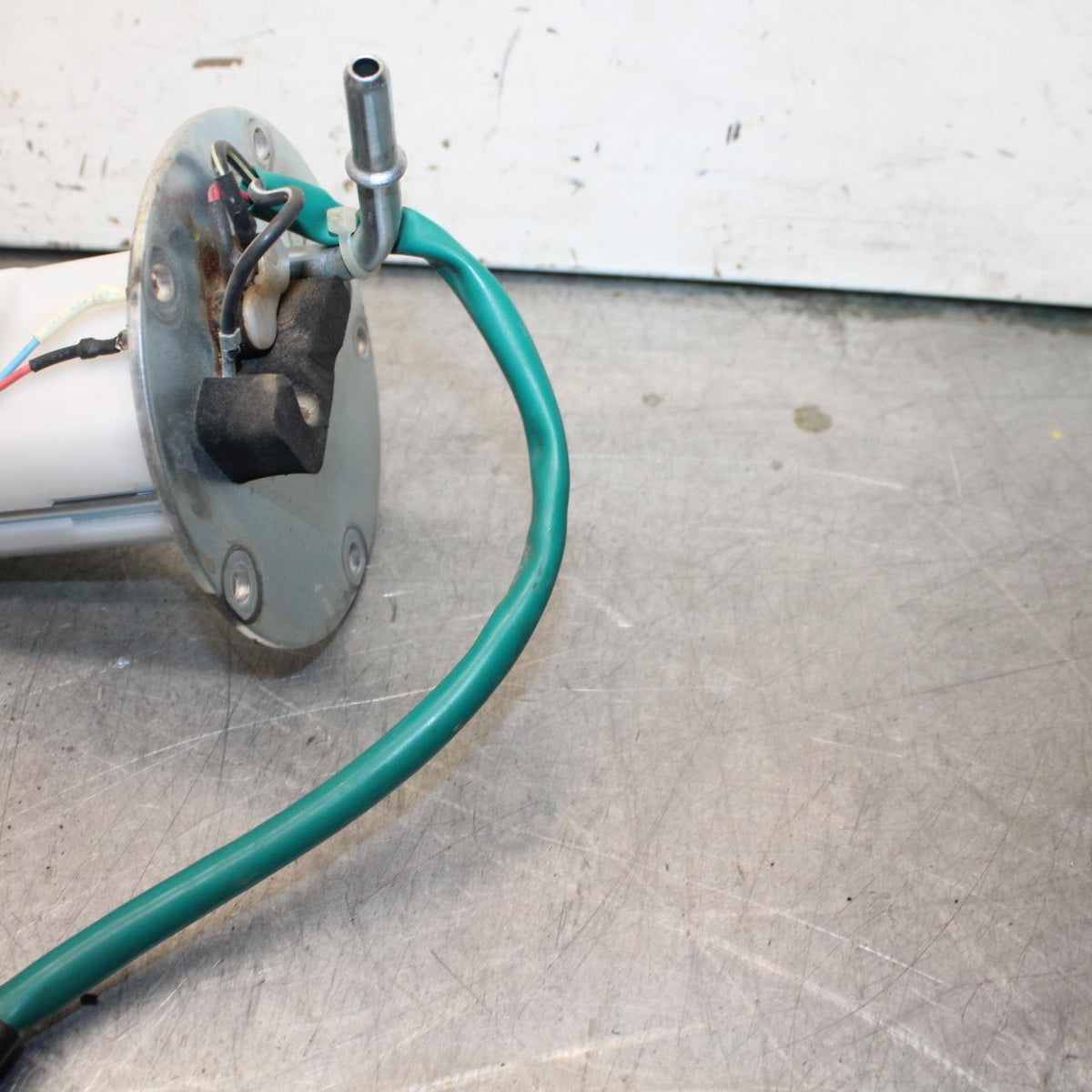 21 KAWASAKI NINJA ZX6R FUEL PUMP GAS PETROL SENDER UNIT 49040-0779 BB647