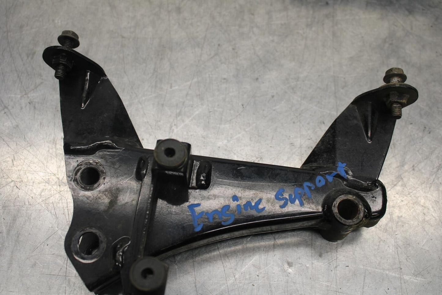 2009 Kawasaki Ninja 250R EX250J ENGINE MOUNT MOTOR BRACKET BB87