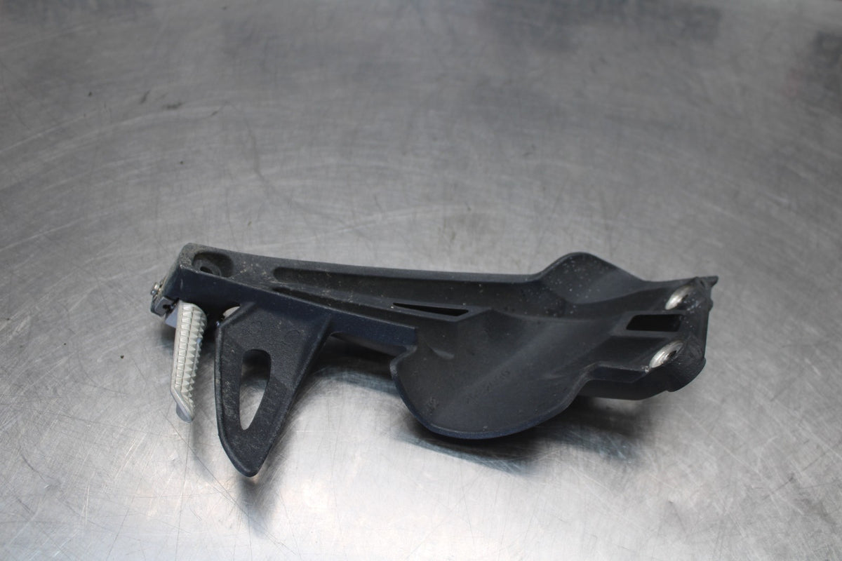 12 TRIUMPH STREET TRIPLE R RIGHT REAR BACK PASSENGER PEG BB914