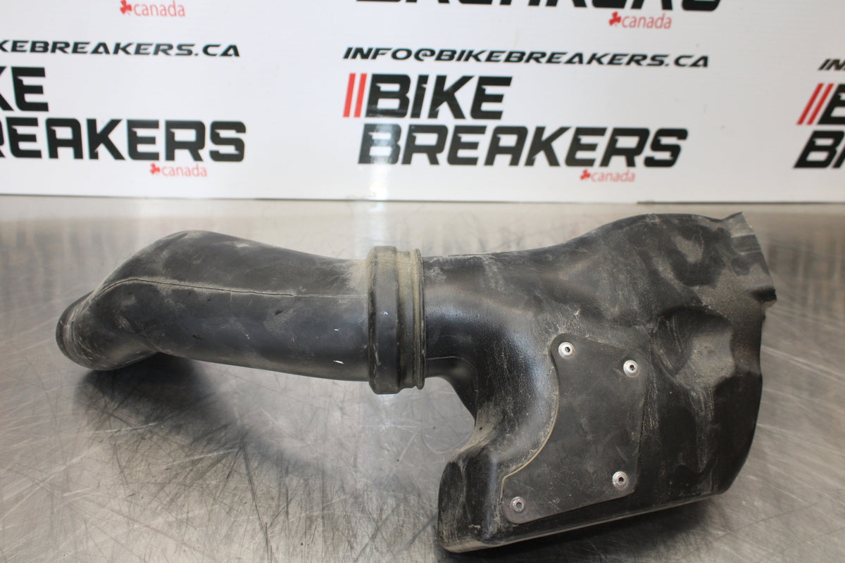 05-06 HONDA CBR600RR RIGHT LEFT AIR INTAKE DUCTS BB159